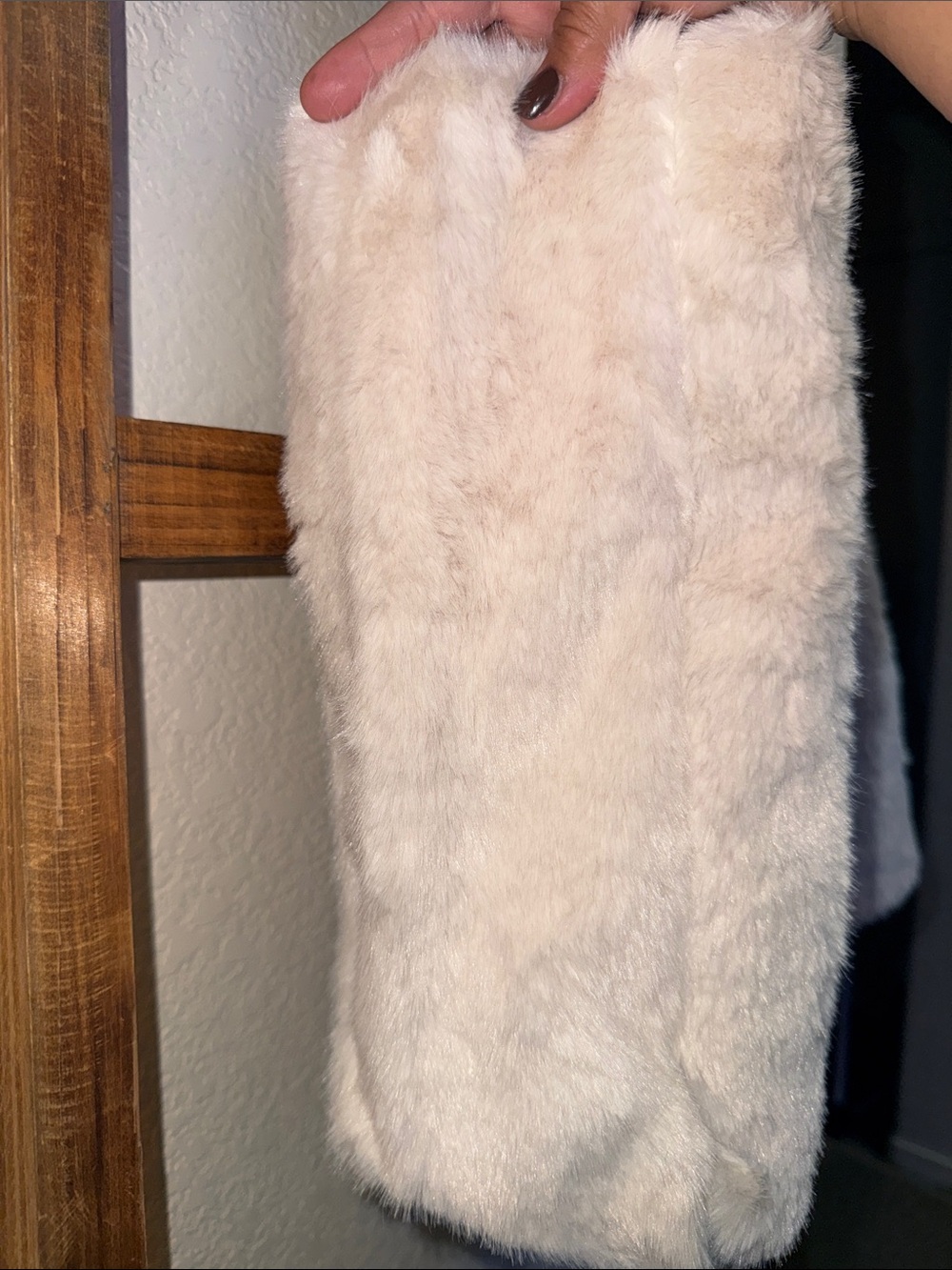 NWT Victoria's Secret Plush Cream Faux-Fur Tote - Picture 3 of 7